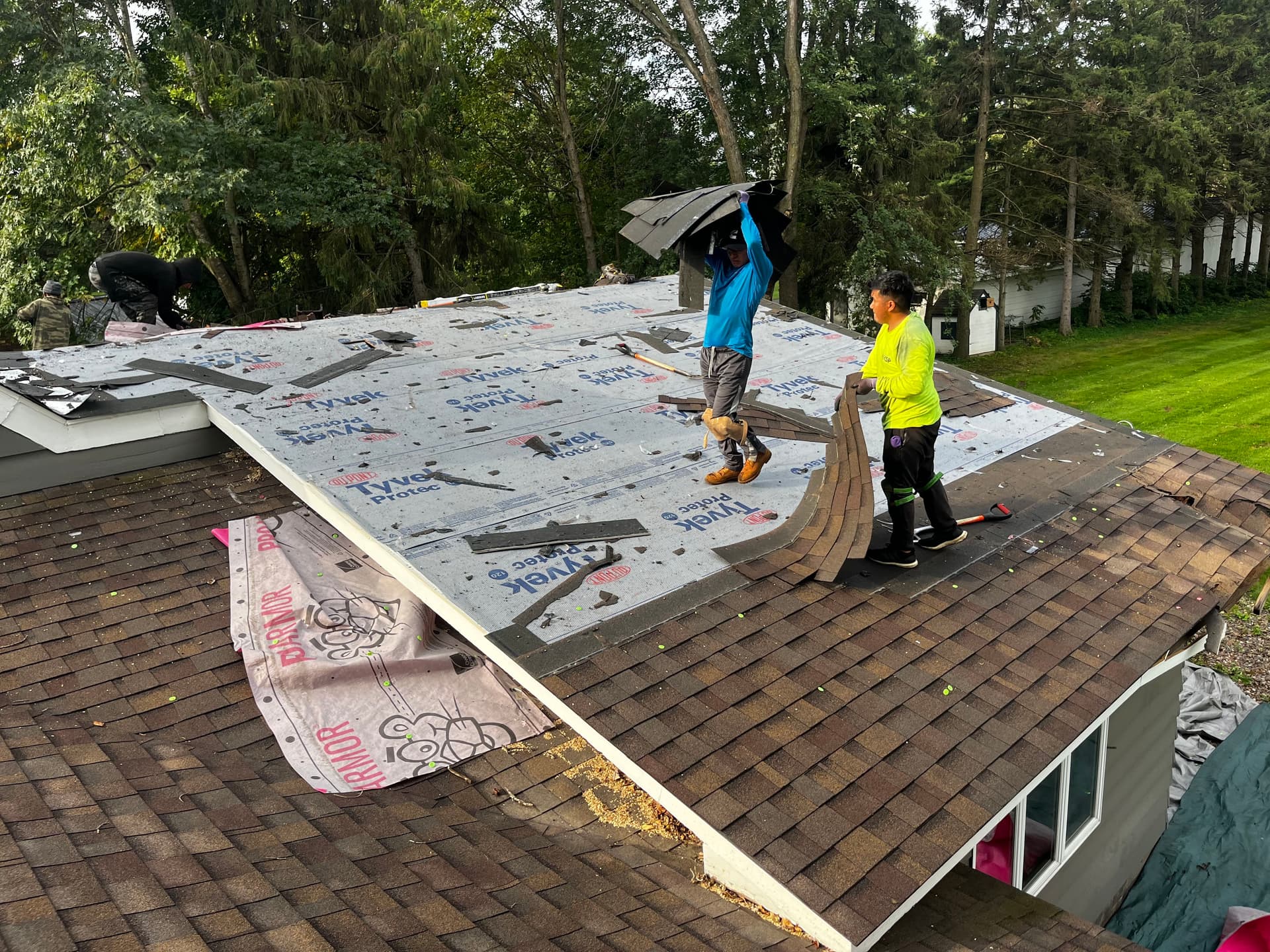 Gallery photos for Transforming a Damaged Roof into an Elegant Finish: Image #1