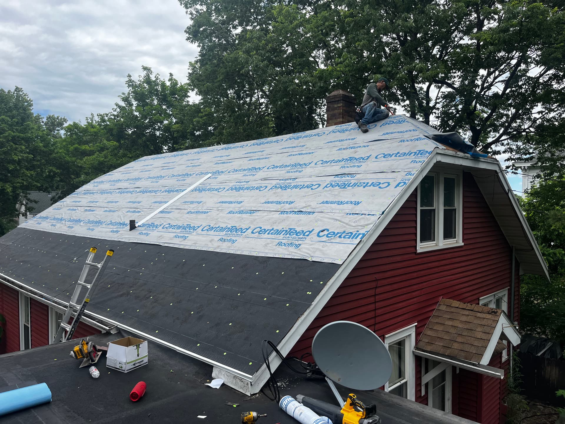 Gallery photos for Granule Loss Stopped Cold With a Full Roof Replacement: Image #3